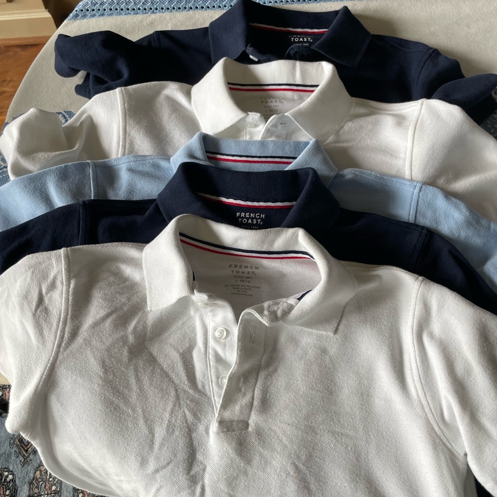 Set of 5 polo shirts.